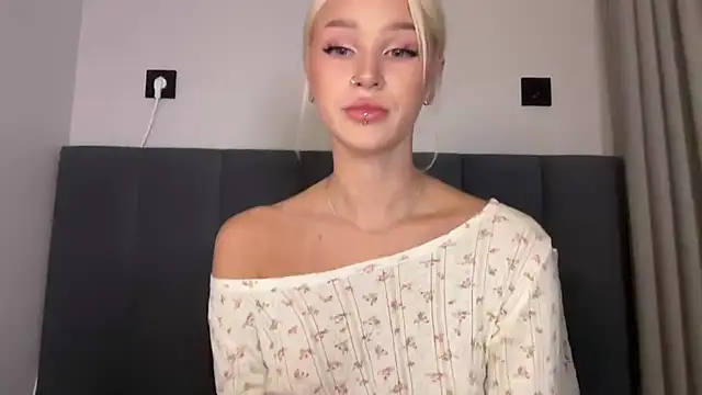 ur_molly XXX чат на живо