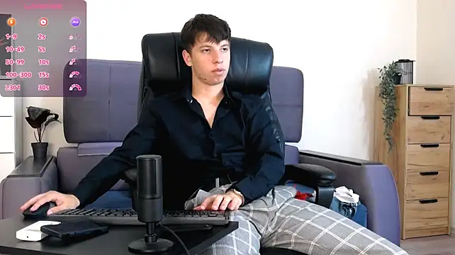 צ'אט XXX בשידור חי של ThomasEdisonn