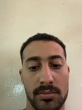عرض كام Hehjehjeqll