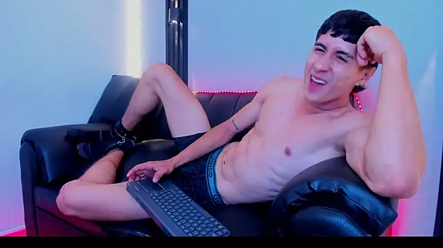 Dark_Valentino_ Pertunjukan Webcam