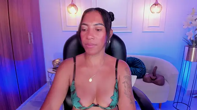 Shantaall_ Chat XXX in diretta