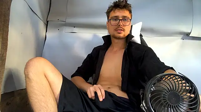 HotGentleman_3003 即時 XXX 聊天