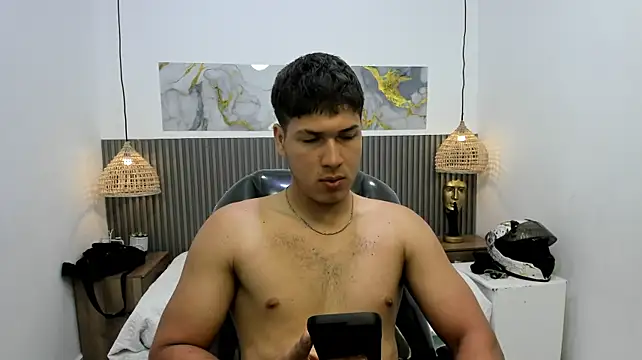 AlessandroFranco Adlı Modelin Canlı XXX Sohbeti