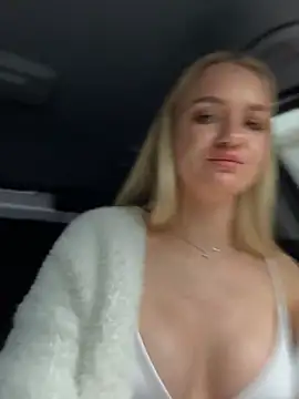 צ'אט XXX בשידור חי של Devill_Angel_