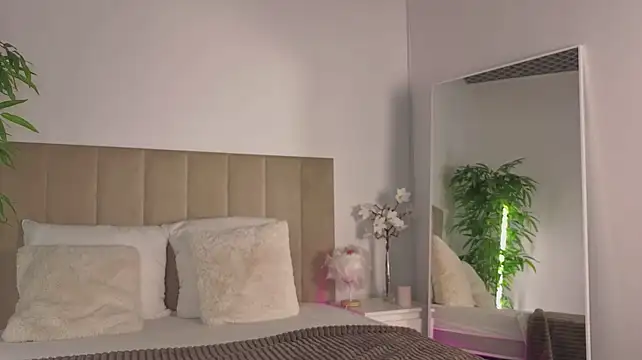 KittyNuarr's Live XXX Chat