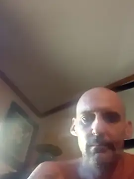 Chat XXX en directo de ClydeCan409