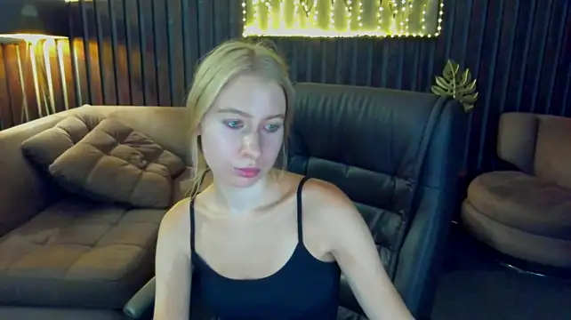 Chat XXX en directo de Alina_Blonde