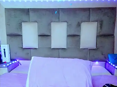 indiantopaz694u Adlı Modelin Canlı XXX Sohbeti