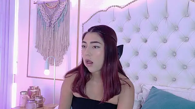 AriaStonne's Live XXX Chat