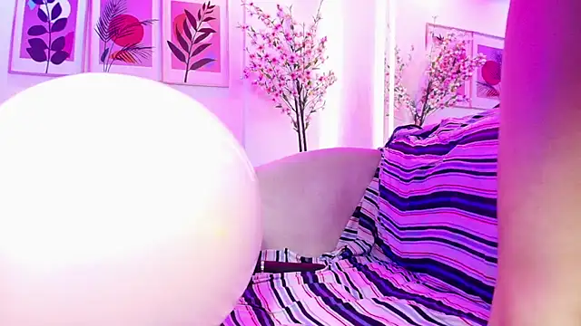 Maddie_T18のライブXXXチャット