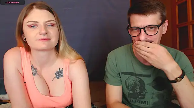 CozyCurves live XXX chat