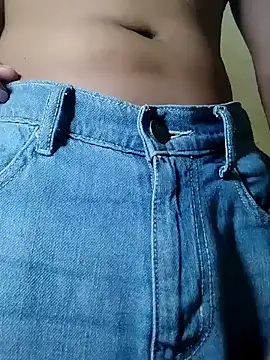 Varanasidaddy069 élő XXX-chatje