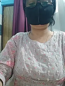 Aishwaryaa_69 – Live XXX-chat