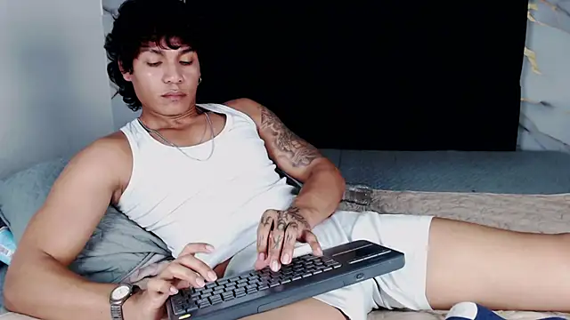 MaximilianRoth – Naživo XXX chat