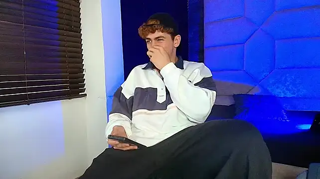 Show modela Tyler_Mcrey na web-kameri