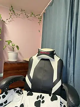 Chat +18 de EmmySuiyugh ao vivo