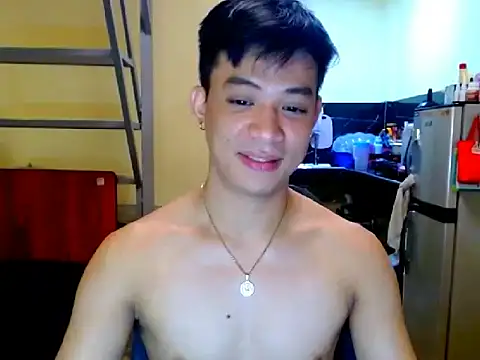 הופעת וובקאם של AsianCUMQUICKLY