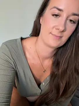 EllaMae Webcam-Show