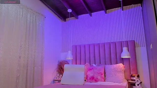 ScarlettDreamss7 webcam show