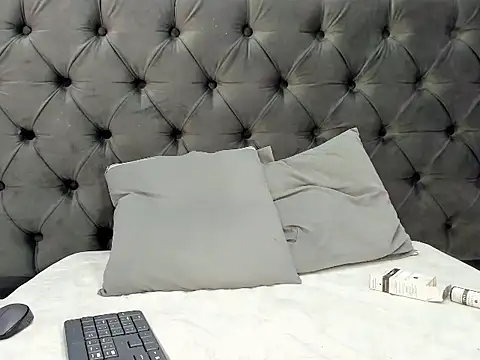 Chat +18 de Kivi_Fox ao vivo
