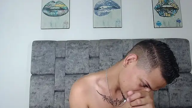 Show modela axcel_boy_ na web-kameri
