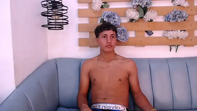 Show modela Kein_Miller na web-kameri