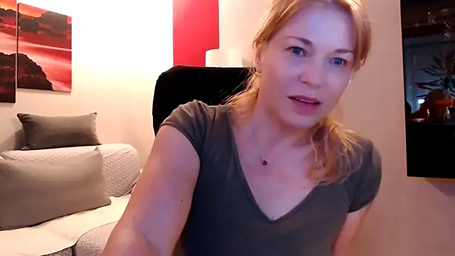 love-bionda live XXX chat