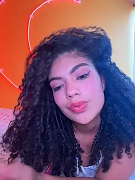 Morenayaa Adlı Modelin Canlı XXX Sohbeti