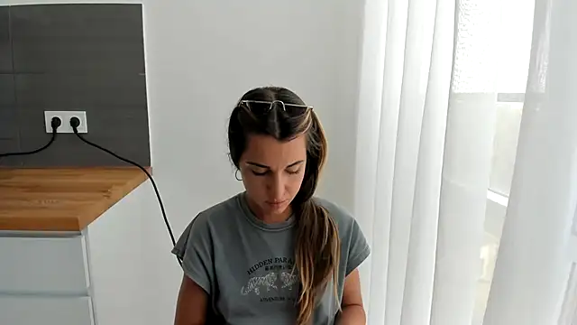 summmmersky1's Live XXX Chat