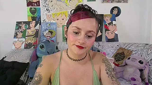 kitty22_ Adlı Modelin Canlı XXX Sohbeti