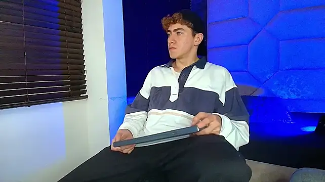 Chat +18 de Tyler_Mcrey ao vivo