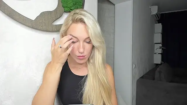 Živý XXX chat SherryStone