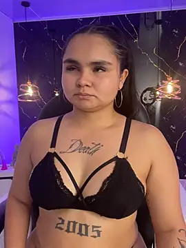 XXX chat uživo modela TifanyRoseX