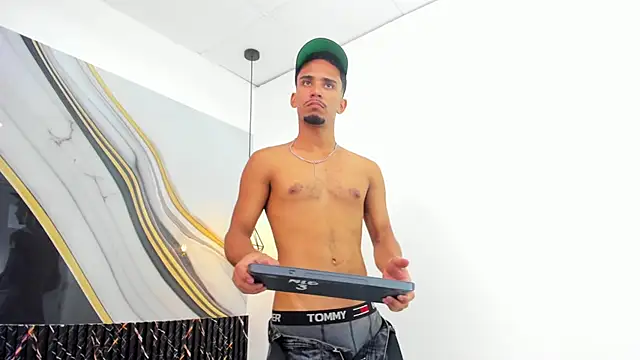DrakeFoxx's Webcam Show