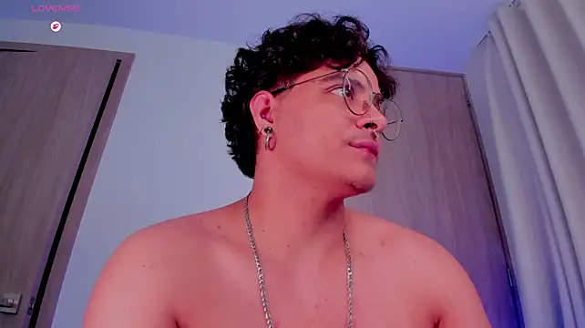 Yossef_ftm Chat XXX live
