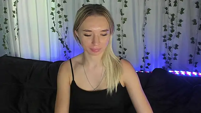 Emily_Hartt's Live XXX Chat