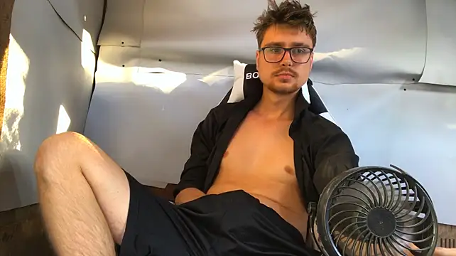 HotGentleman_3003: απευθείας συνομιλία ΧΧΧ