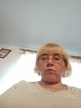 Elena_Beautiful784のライブXXXチャット