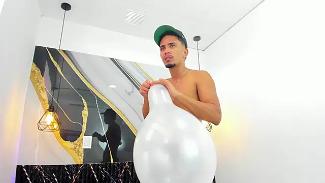 DrakeFoxx Live XXX Chat