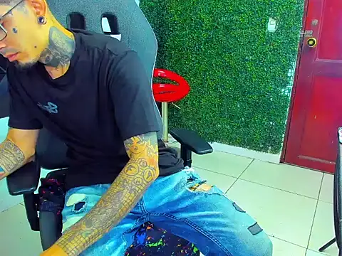 Boy_tatto77 Webcam Show