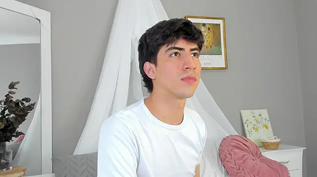 XXX chat uživo modela Tanjiro_Azui