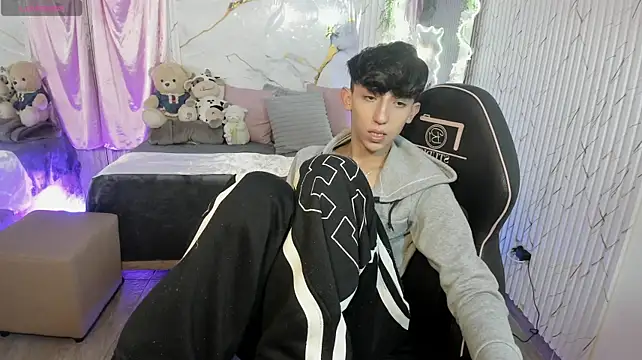 ETHANN_TAY1 webcam show