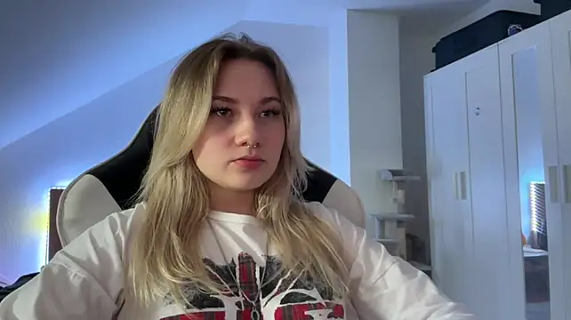 tutsiecutie's Live XXX Chat