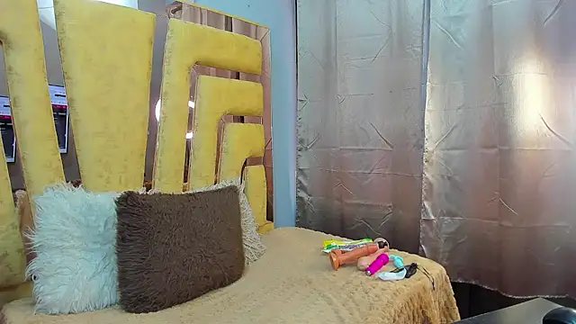 Chat +18 de VikyThomsonn ao vivo