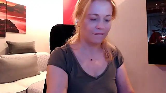 love-bionda Chat XXX in diretta