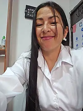 JustSamantha_ Show in webcam