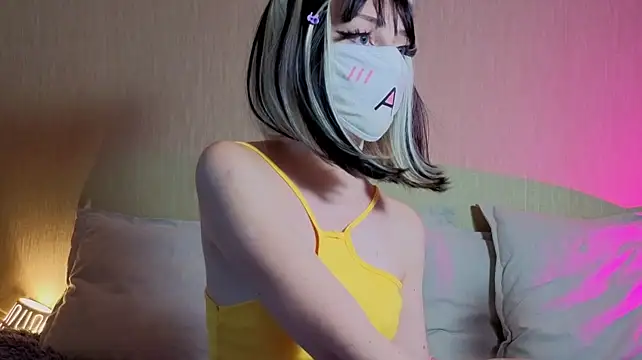 Chat +18 de LunaNyanmi ao vivo