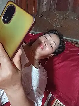 Yellow-pinkn Live XXX chat