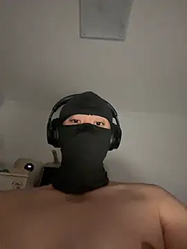 qazpqp Webcam Show