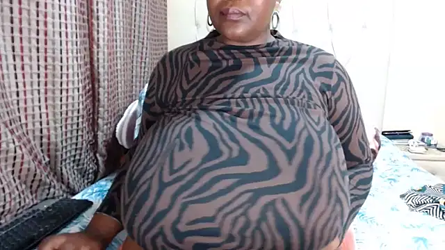 CHOCOLATEDARKBUSTYX Chat XXX in diretta